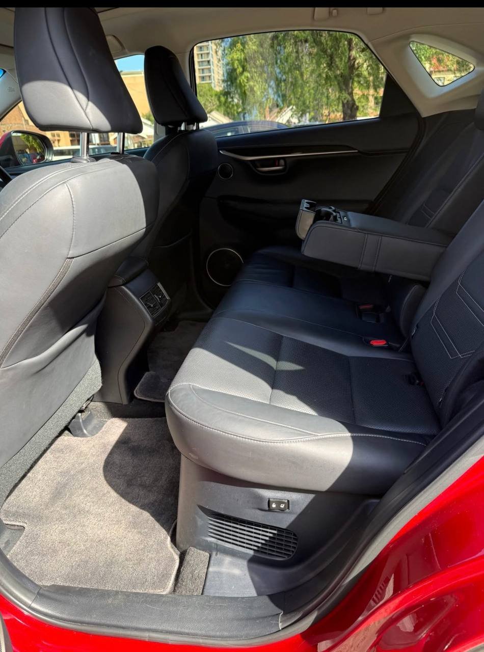 Buy Used Lexus SUV - Image 9